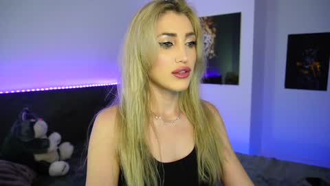 MayCarrey online show from December 17, 10:11 pm