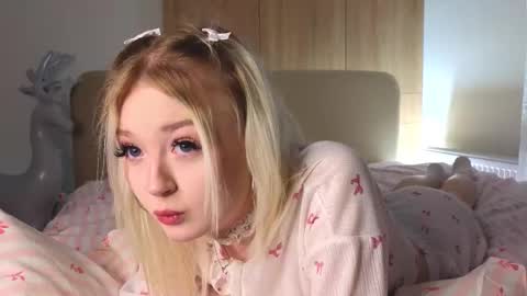 twinklefluff online show from December 14, 8:03 pm