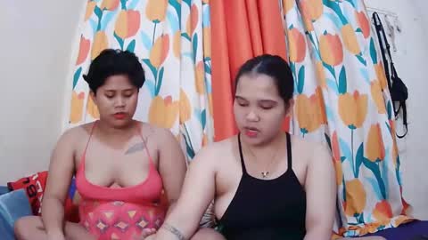 Lyn and lea online show from February 27, 10:37 am