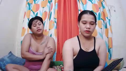 Lyn and lea online show from January 30, 11:24 pm