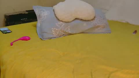 tynniee online show from February 26, 4:00 am