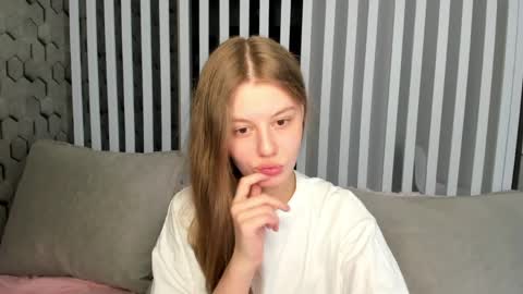 Melena online show from April 14, 2:44 am