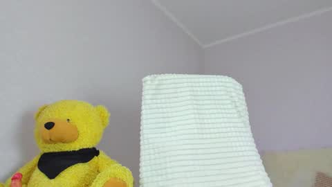 umnizza7777 online show from October 8, 7:35 am