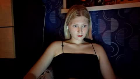 Kira online show from October 16, 2:20 pm