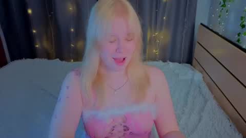 unburntkatniss online show from June 24, 4:06 pm