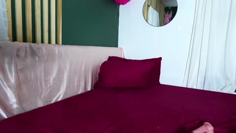 Holly online show from March 26, 1:41 am