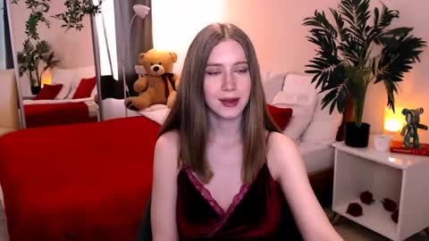 unreal_lady online show from June 17, 3:46 pm