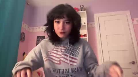 Snapshot of upaydahlia chatting on October 1, 6:18 am findom goddess dahlia  online show from October 1, 6:18 am