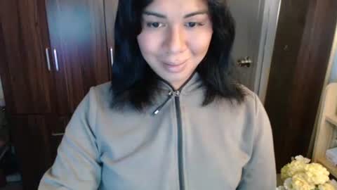 Vee online show from January 11, 1:21 am