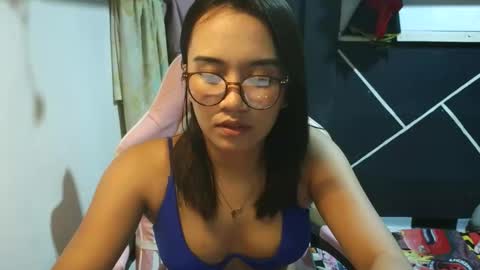 ur_wetwife online show from October 25, 8:37 pm