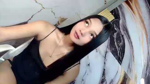 urasian_latinaxxx online show from June 17, 2:46 am