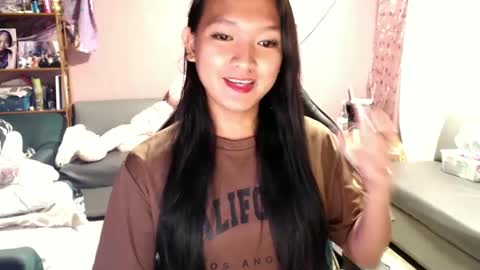 NEWRA  ALLISON online show from February 14, 12:03 pm