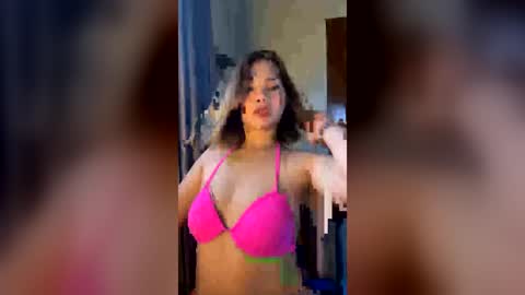 urcutiepiegirl online show from July 14, 5:34 am