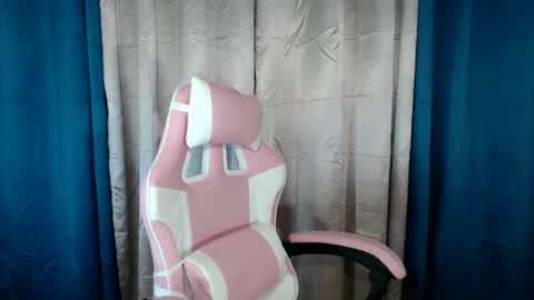 Snapshot of urfantacyjamaica chatting on January 12, 4:52 am ayumi reacher online show from January 12, 4:52 am