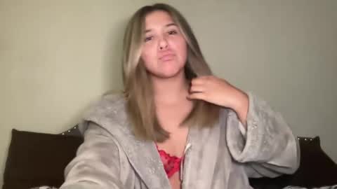 urgirlgracie966 online show from July 28, 2:53 am