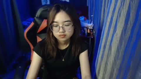 urlovelychinita online show from February 1, 7:13 pm