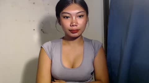 urpinay_sandra69 online show from May 27, 11:35 pm