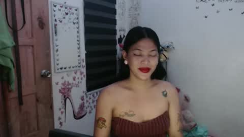 Snapshot of urpreciouspinayxxx chatting on September 21, 11:20 am hi im kim online show from September 21, 11:20 am