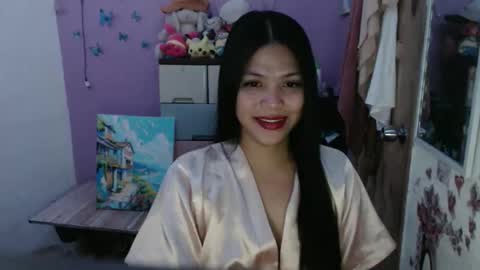 hi im kim online show from April 24, 11:57 am