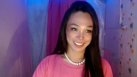 TYRA online show from April 3, 5:44 pm