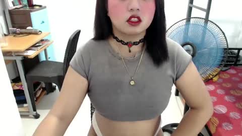 maxie online show from July 28, 8:23 am