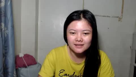 ursweet_lynie online show from May 12, 7:27 am
