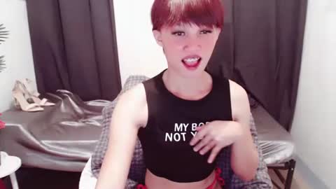 Snapshot of ursweetgirlsammy19 chatting on September 14, 10:13 am sammy the nughty girl who can make you happy online show from September 14, 10:13 am