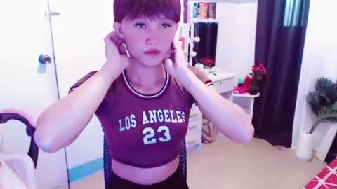 Snapshot of ursweetgirlsammy19 chatting on September 11, 2:12 am sammy the nughty girl who can make you happy online show from September 11, 2:12 am