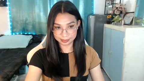Ashley Kate Mateo Gray online show from July 30, 8:15 am