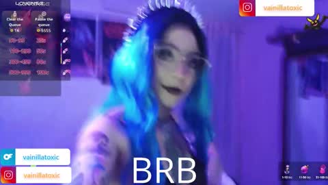 Vainilla Independent model online show from February 8, 1:09 am