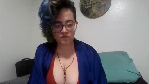 valarieak online show from October 26, 7:26 am