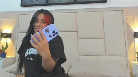 Valen White online show from January 28, 7:32 pm