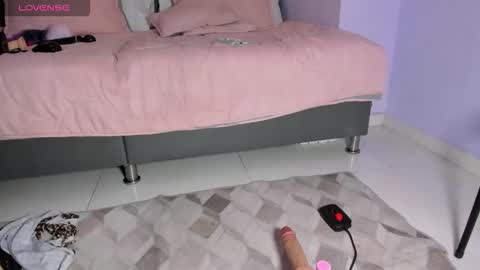 Velentina  online show from May 12, 4:24 pm