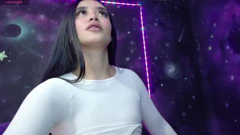 valentinarojass_ online show from April 22, 5:21 pm