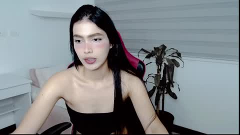 Valentina  online show from May 13, 4:51 am
