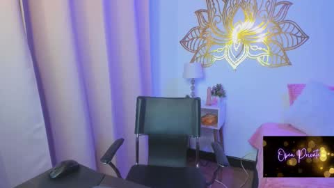 Snapshot of valeperez24 chatting on September 15, 1:47 am Valery And Daniel online show from September 15, 1:47 am