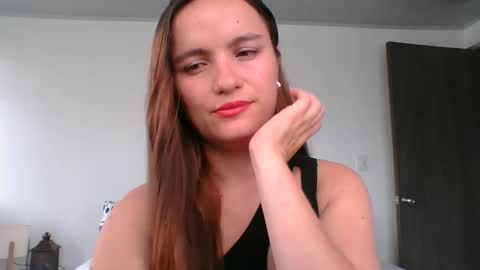 valeriafrannco online show from May 4, 6:44 pm