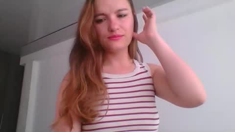 valeriafrannco online show from May 11, 2:56 pm