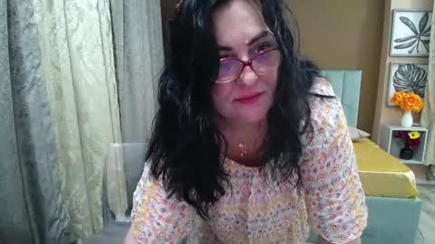 valeriasmiths online show from May 31, 7:36 am