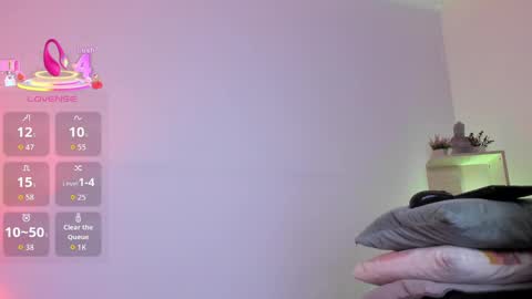 Snapshot of valerie_21 chatting on October 9, 9:24 am Valeriee online show from October 9, 9:24 am