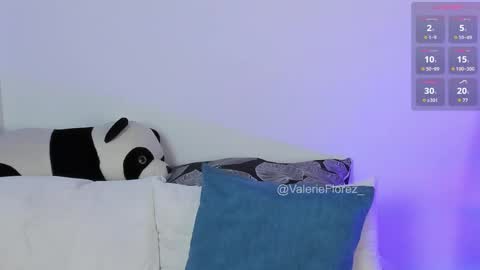 Valerie  Ig valerieflorez  online show from February 8, 1:22 pm