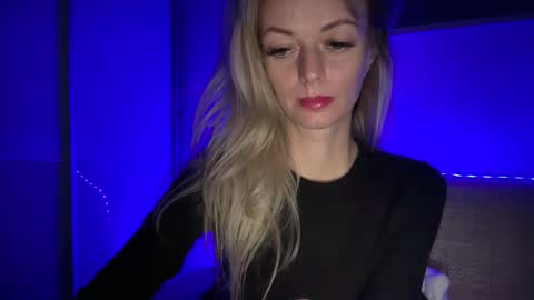 Valerie  online show from February 6, 8:01 pm