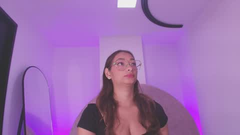 Valeryn online show from April 14, 3:06 am