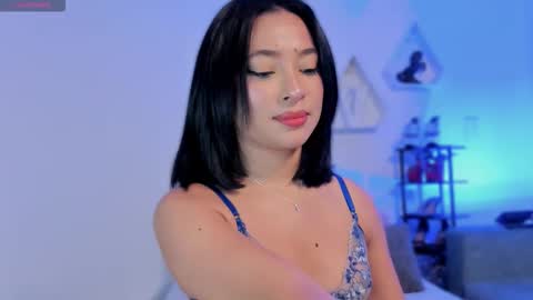 call me Maria online show from December 22, 3:20 am