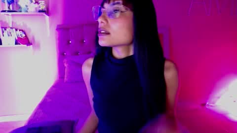 valkiry_ online show from November 12, 8:07 pm