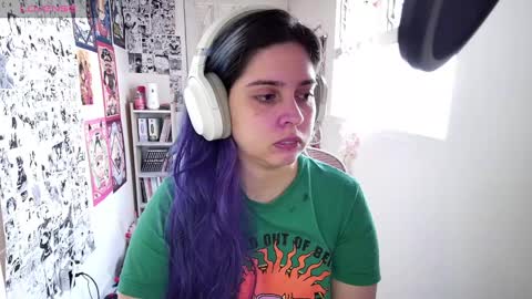 Im Violet online show from September 22, 3:32 pm