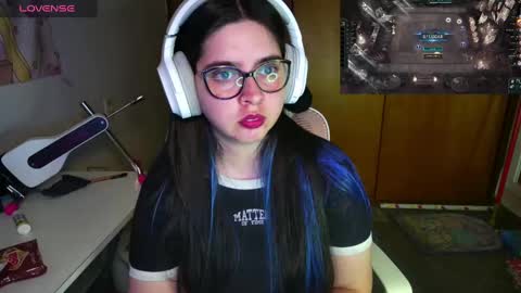 Im Violet online show from February 9, 11:36 pm