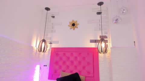 Vallolet Peach  online show from January 15, 11:21 am