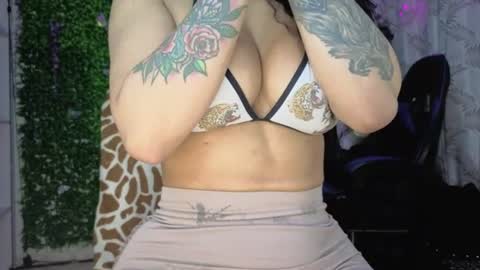 valquiria_sirgun online show from July 28, 4:39 pm