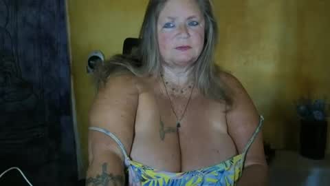vampwoman online show from June 12, 7:27 am